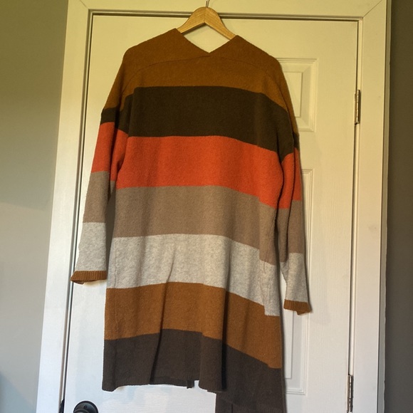 Sweater - Picture 4 of 4